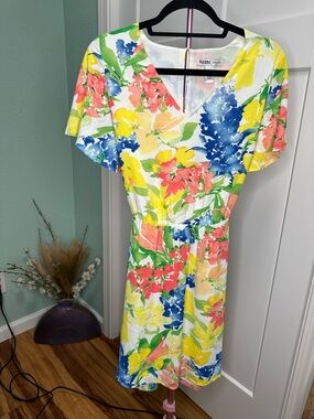 White House Black Market Floral V-Neck Short Sleeve Dress in Multi sz 4 NWT tie